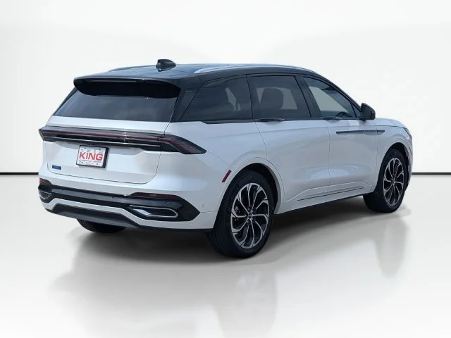 Used 2024 White Lincoln Reserve image 5