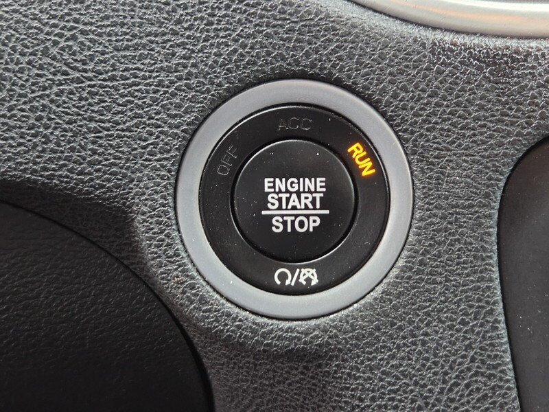 Used 2022 Orange Dodge SXT image 34