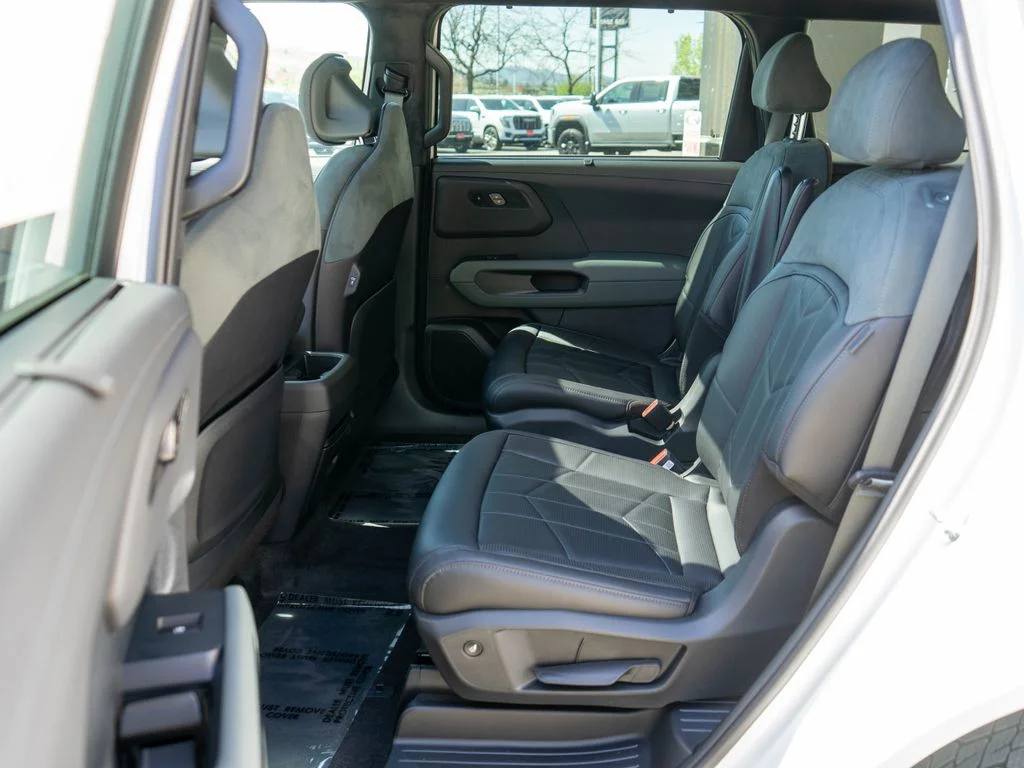 New 2027 Glacial White Pearl Kia X-Pro SX Prestige image 14