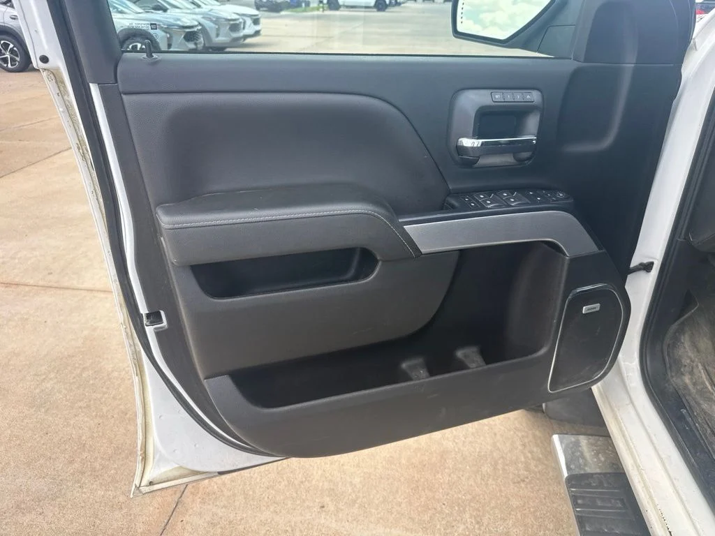 Used 2019 White Chevrolet LTZ image 7