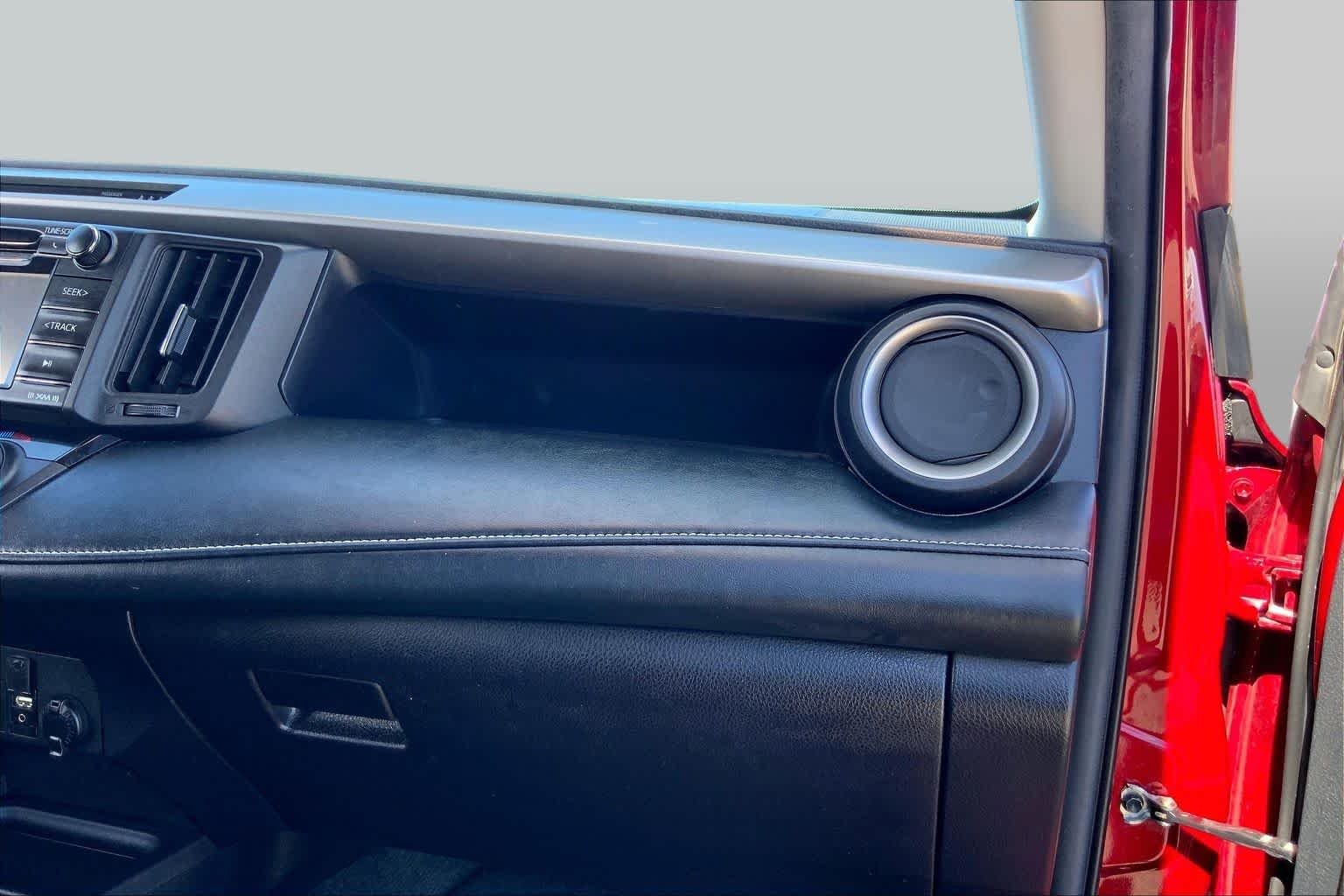 Used 2018 Ruby Flare Pearl Toyota XLE image 18