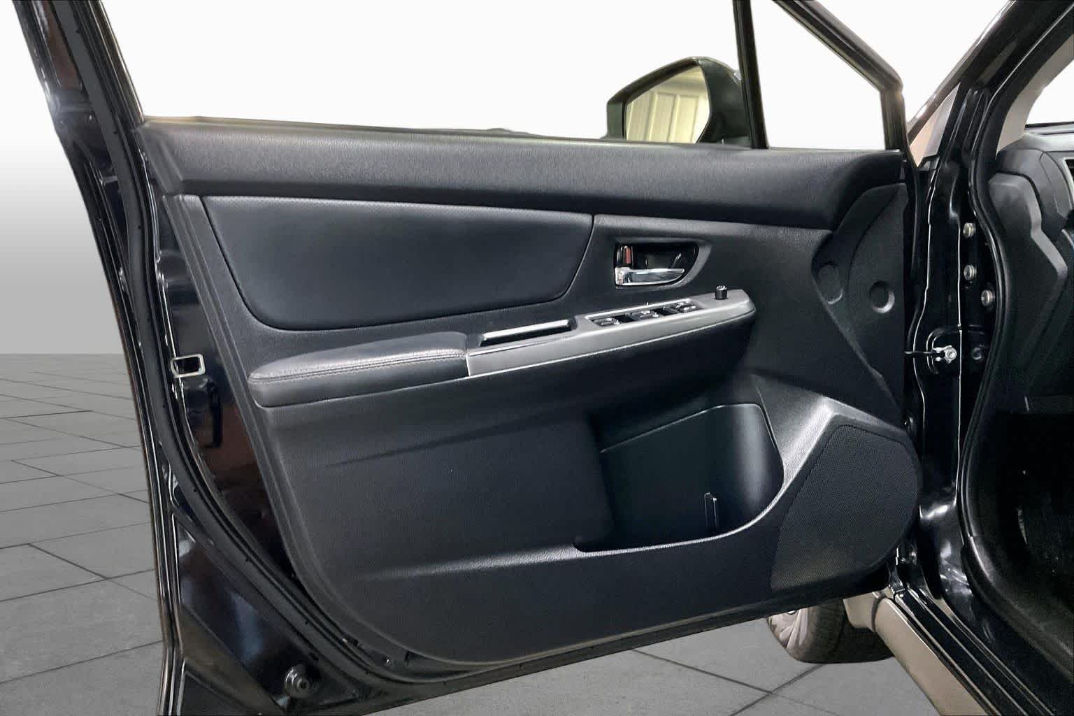 Used 2015 Crystal Black Silica Subaru Limited image 22
