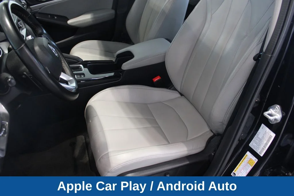 Used 2024  Acura Base image 11