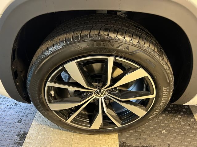 New 2026 White Volkswagen 2.0T SEL Premium R-Line image 9