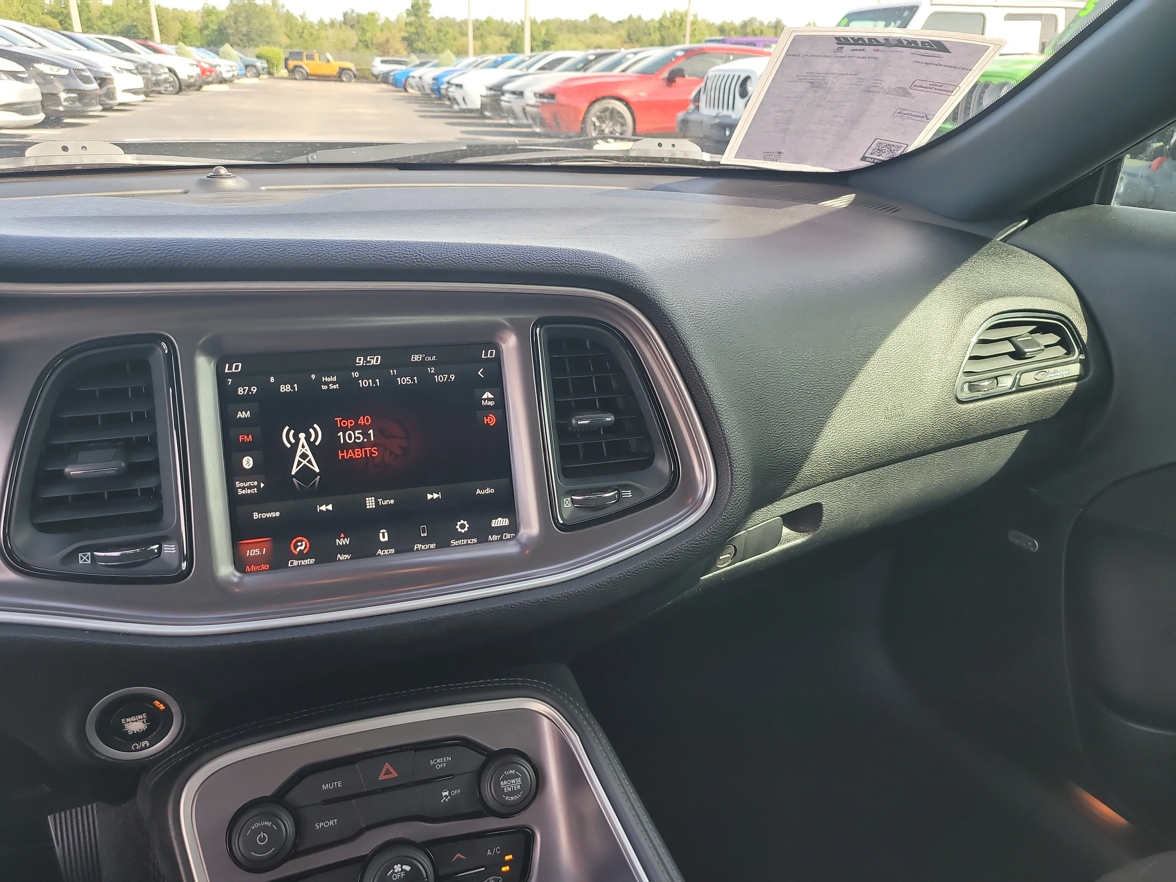 Used 2020 Granite Pearlcoat Dodge SXT image 17