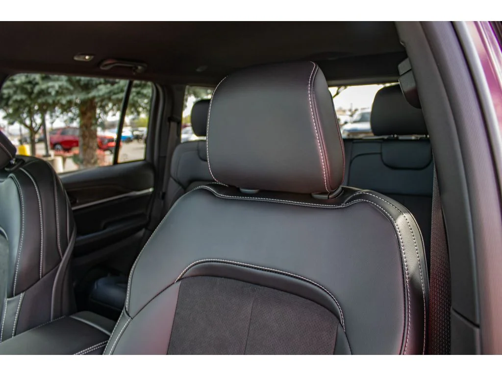 New 2026 Velvet Red Pearlcoat Jeep Laredo Altitude image 30