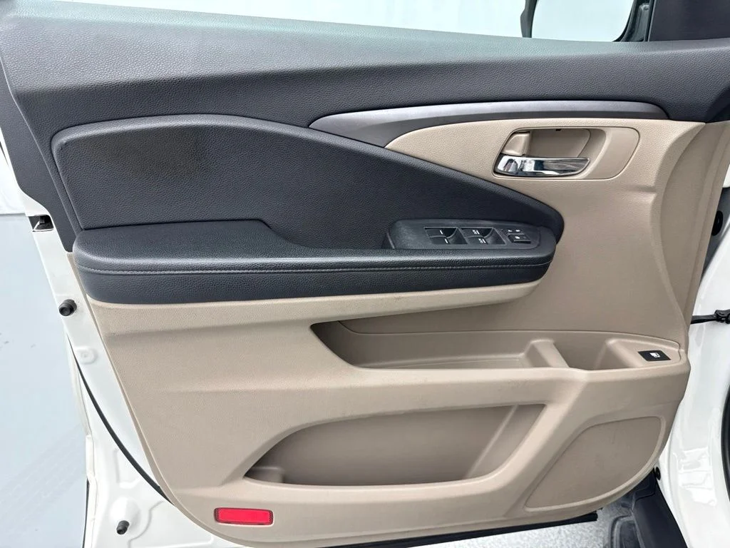 Used 2017  Honda RTL-T image 15