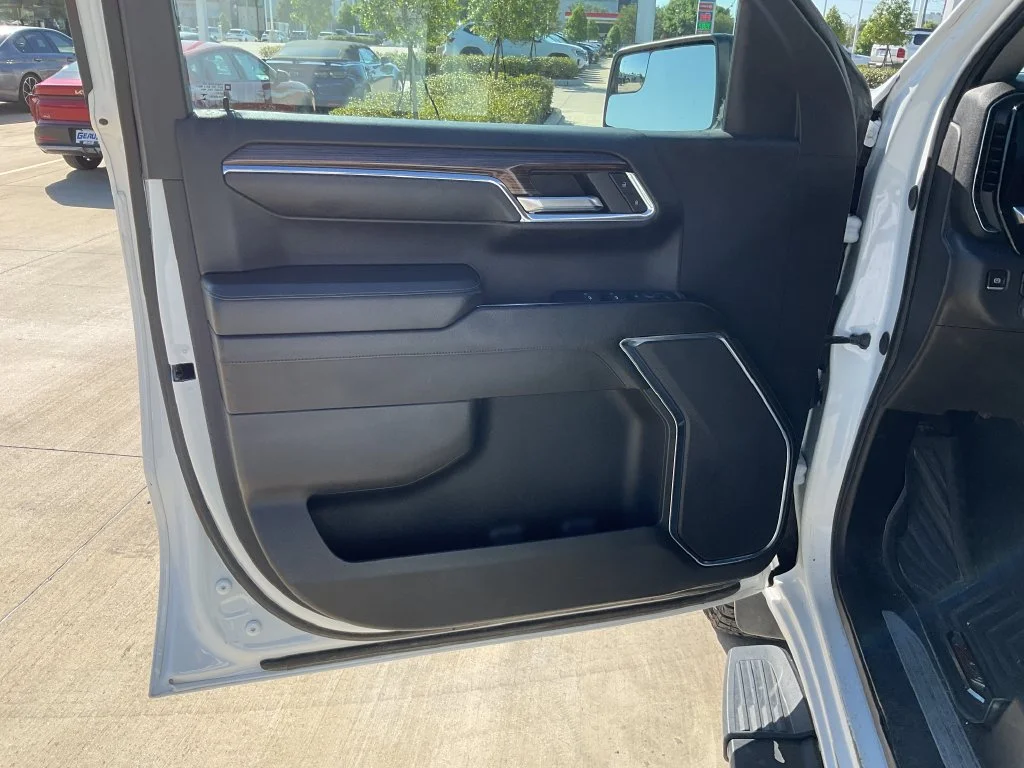 Used 2024 White Chevrolet LT Trail Boss image 10