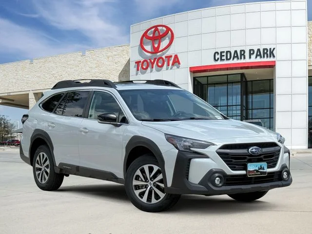 2025 Subaru Outback Premium's photo