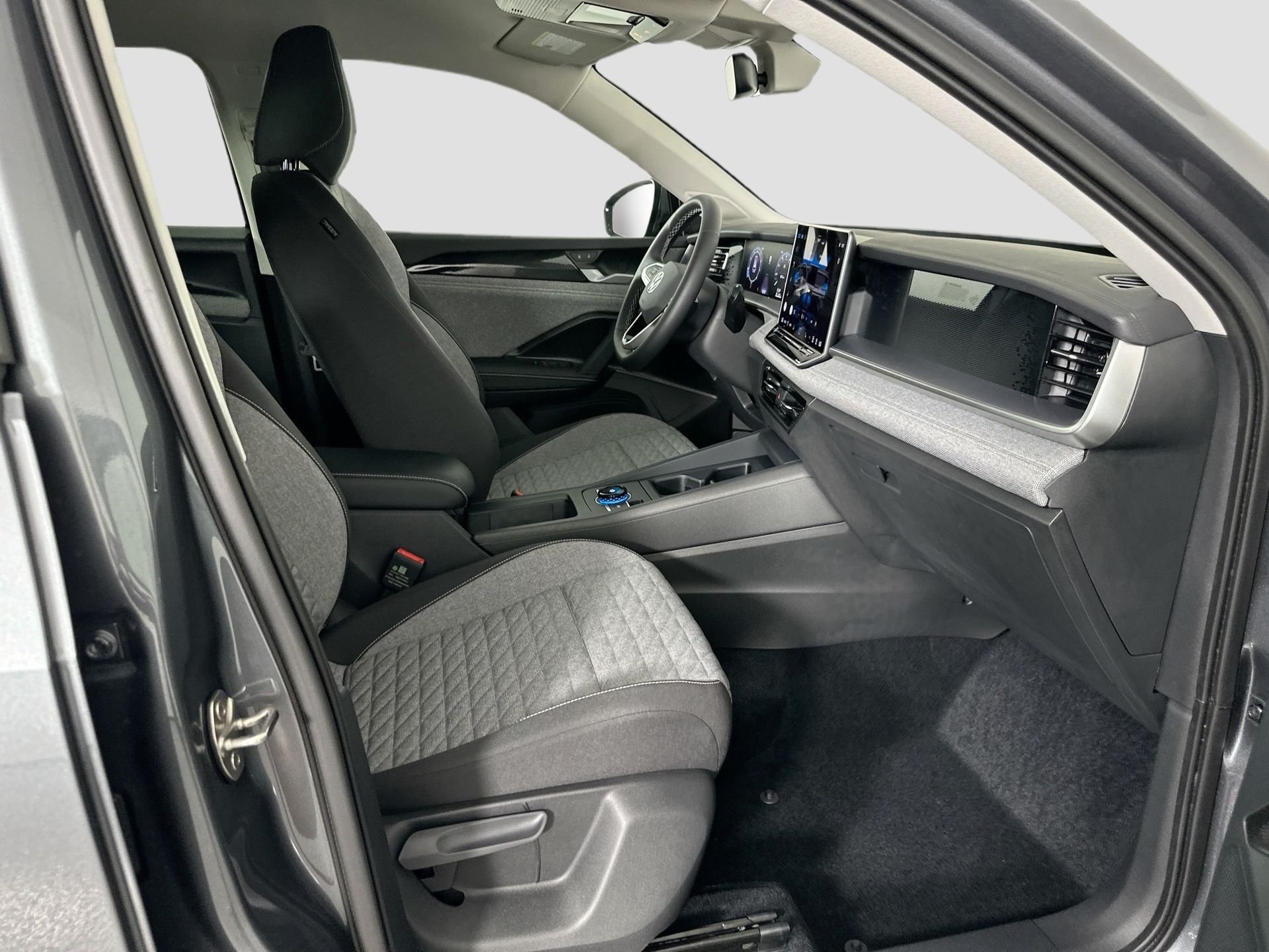 2025 Volkswagen Tiguan S - Photo 22