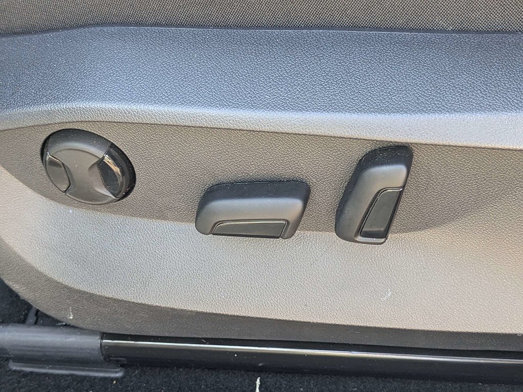 2025 Volkswagen Taos SE - Photo 21