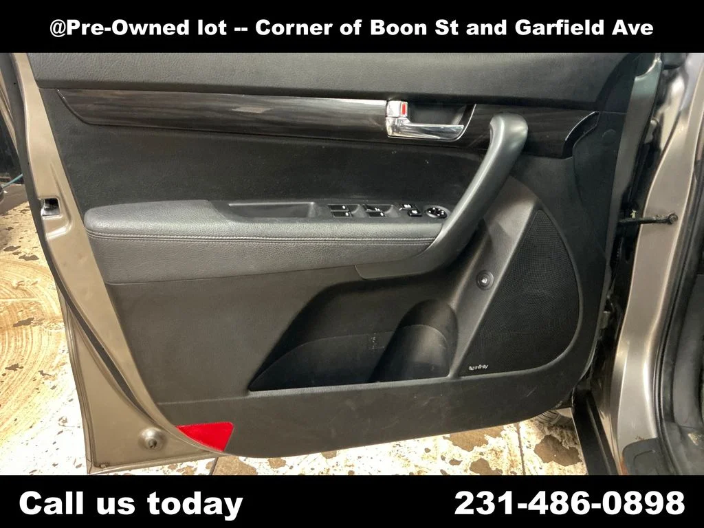 Used 2011 Silver Kia EX image 15