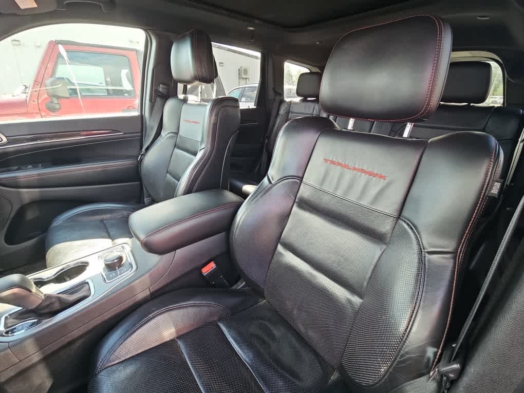 Used 2018 Bright White Clearcoat Jeep Trailhawk image 3
