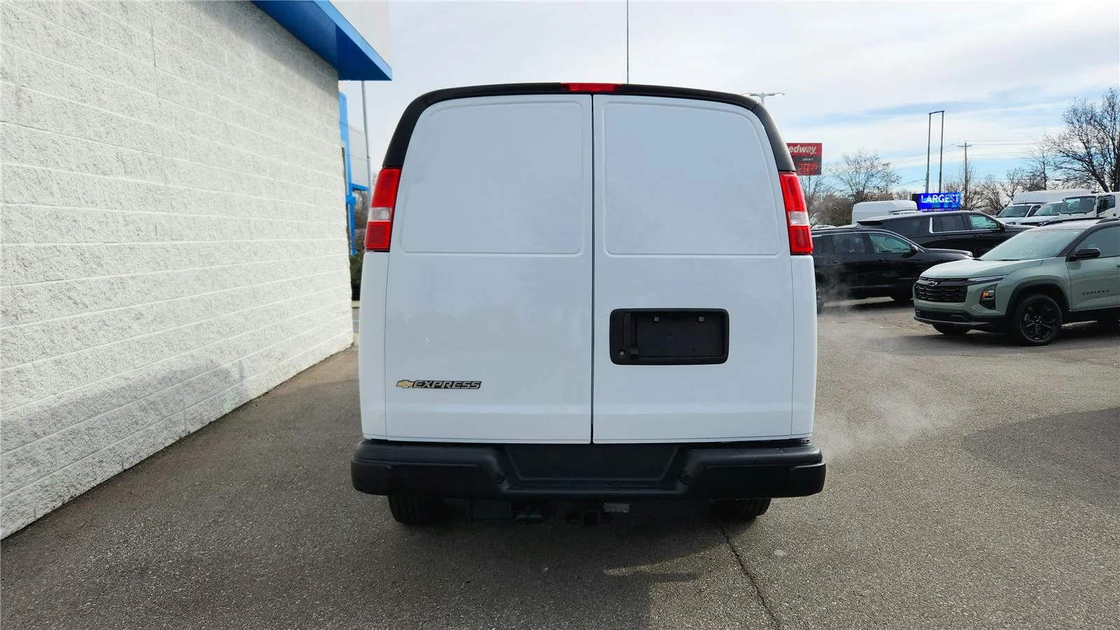 2025 Chevrolet Express Cargo Work Van - Photo 6