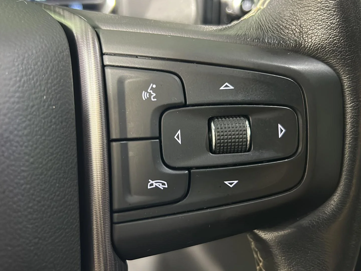 Used 2024 Onyx Black GMC Denali Ultimate image 29