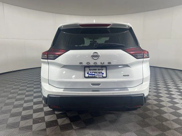 2025 Nissan Rogue SV - Photo 7