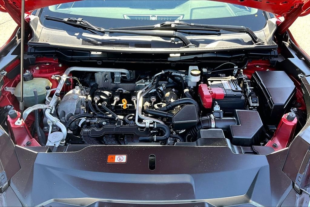 Used 2024 Red Mitsubishi SEL image 9