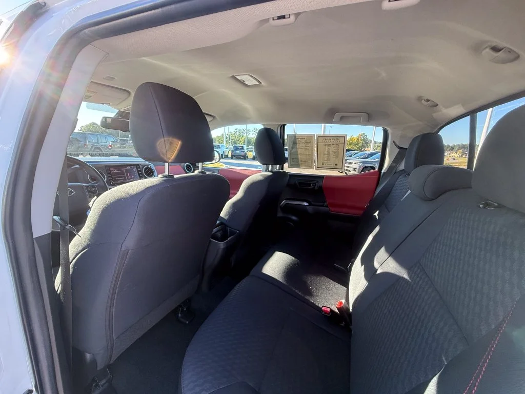Used 2022 White Toyota SR5 image 23