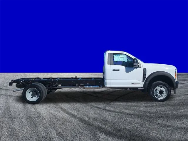 New 2026 Oxford White Ford F-450® XL image 3