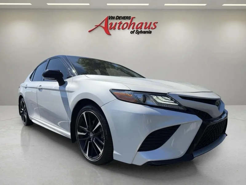 Used 2019  Toyota XSE image 1