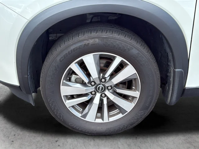 Certified Used 2023 White Nissan SL image 30