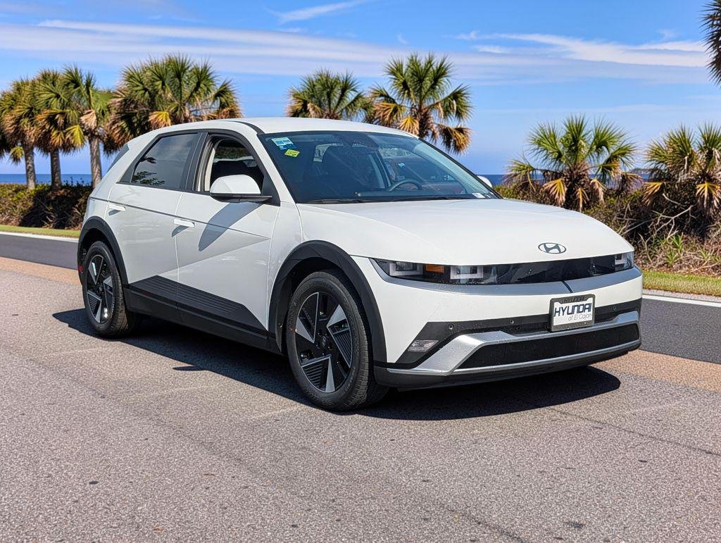 New 2026 White Hyundai SE image 4