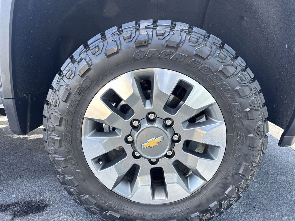 Used 2024 Gray Chevrolet LT image 10