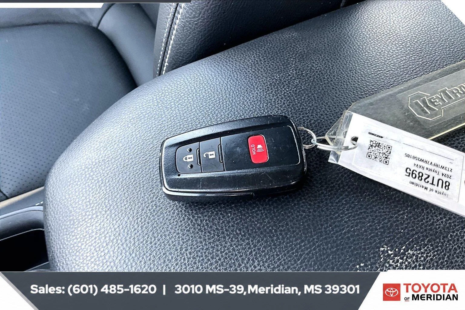 Used 2024 Ice Cap Toyota XLE image 9