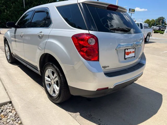 Used 2010 Silver Chevrolet LS image 5