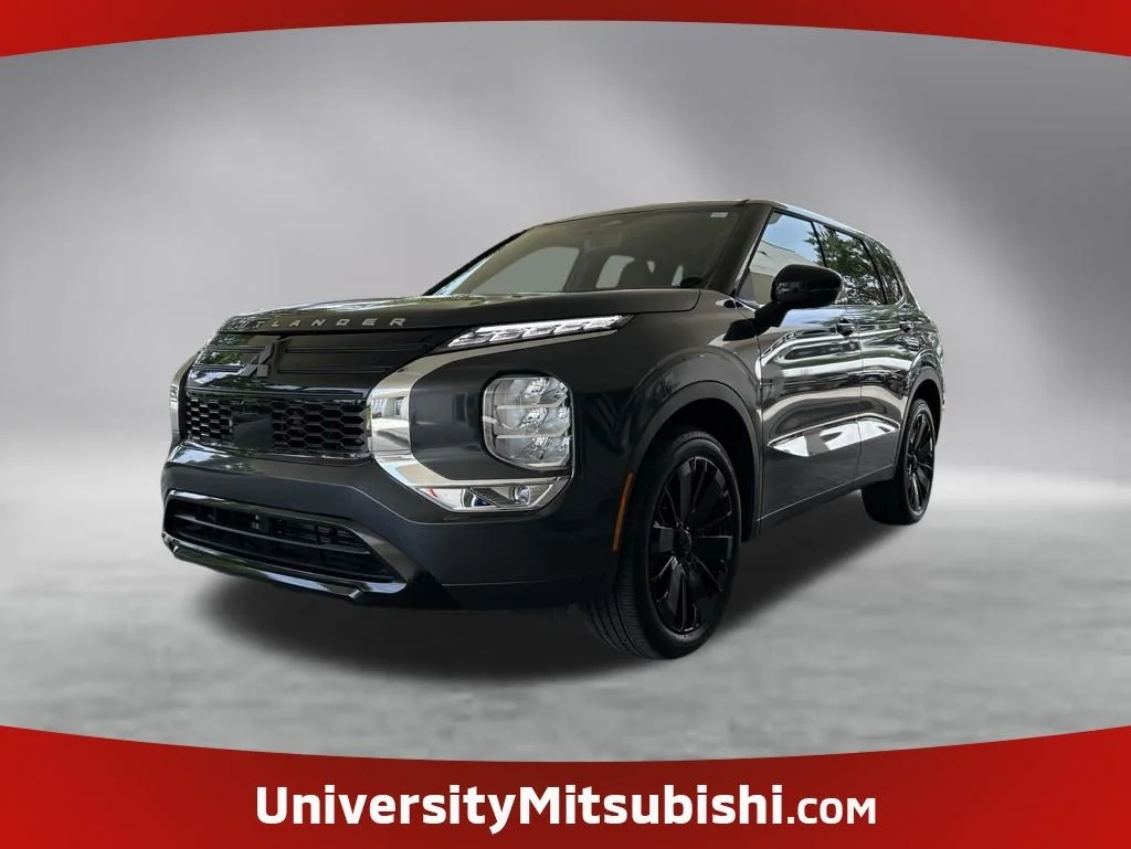 2026 Mitsubishi Outlander LE FWD's photo