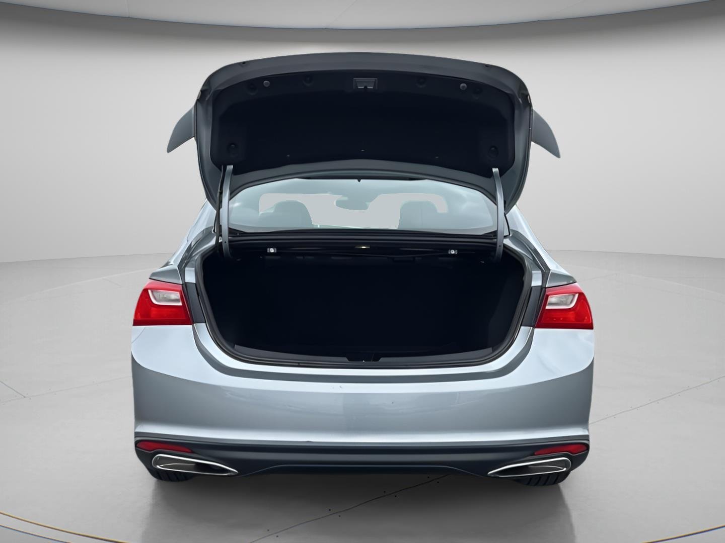 Used 2023 Sterling Gray Metallic Chevrolet RS image 5