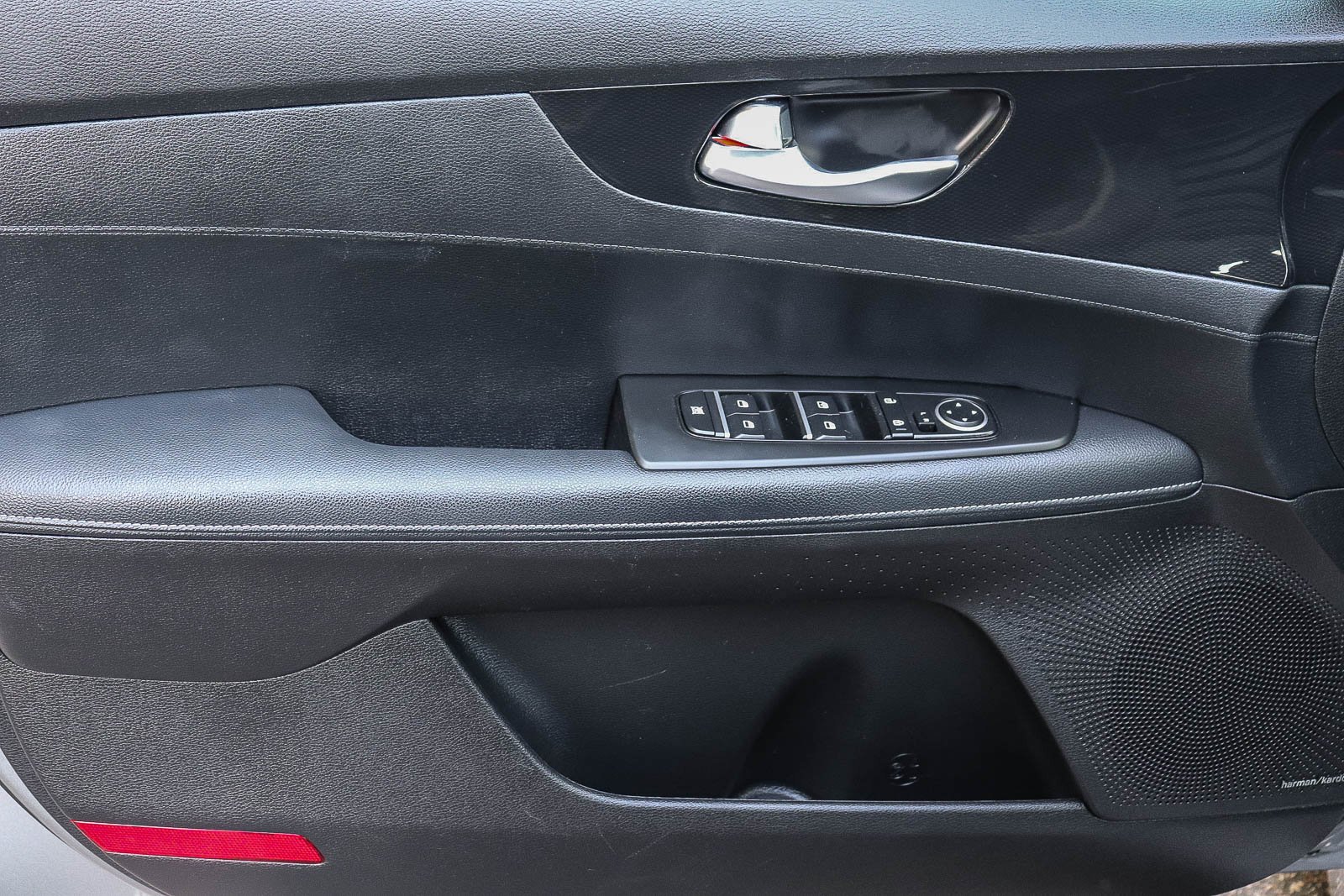 Used 2023 Steel Gray Kia GT-Line image 25