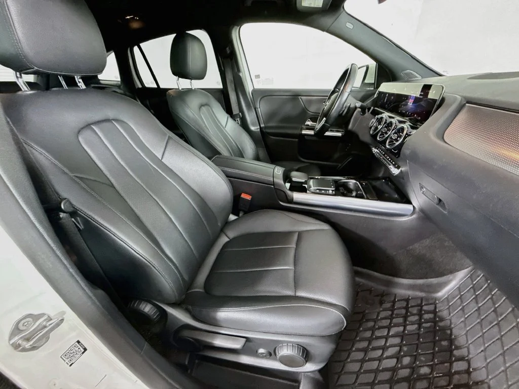 Used 2022 Polar White Mercedes-Benz GLA 250 image 23