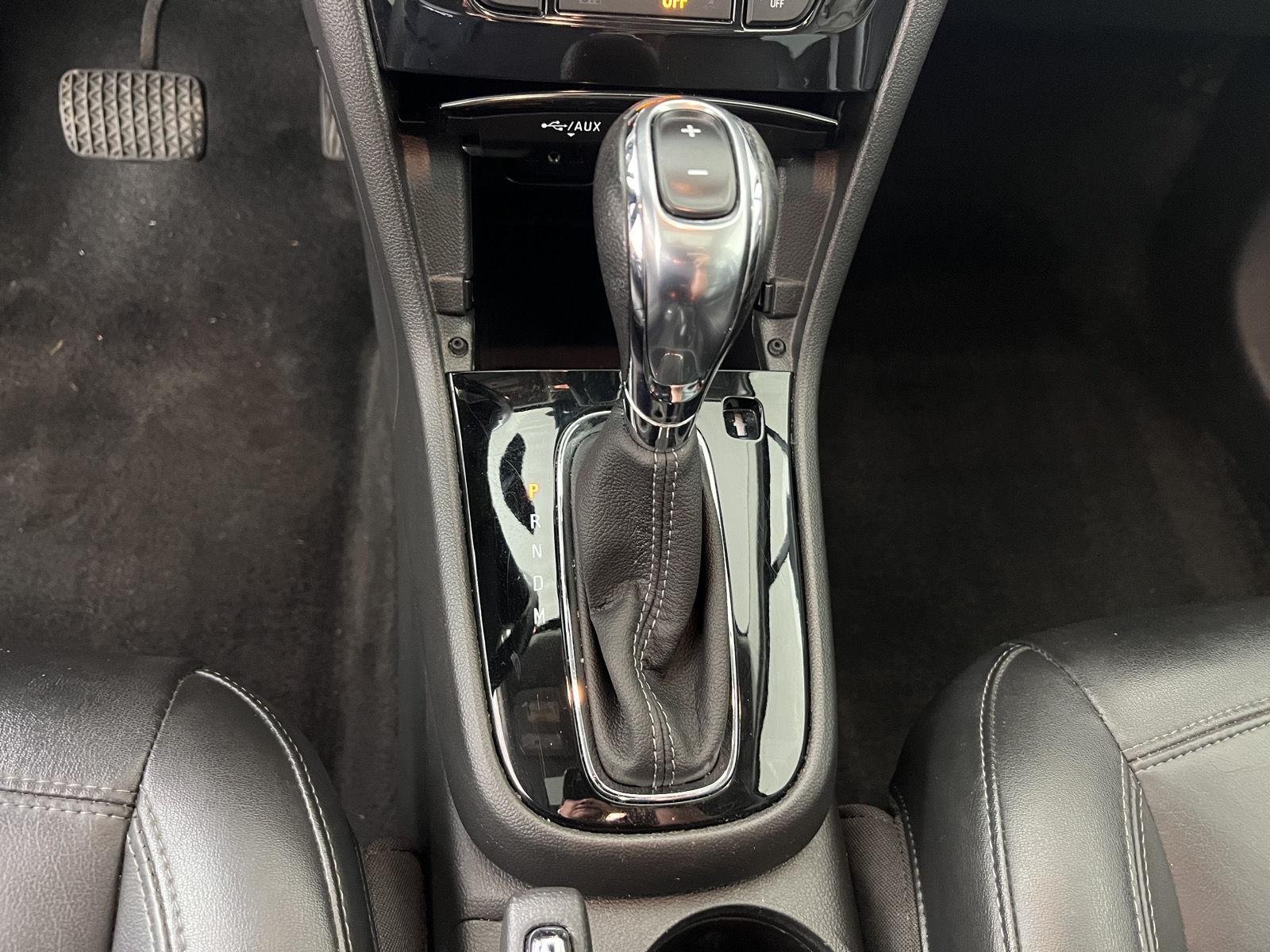 Used 2019 Satin Steel Metallic Buick Essence image 18