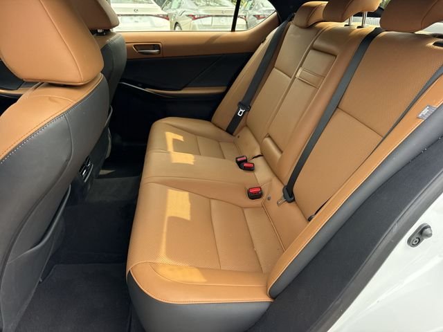 2024 Lexus IS 300 - Photo 23