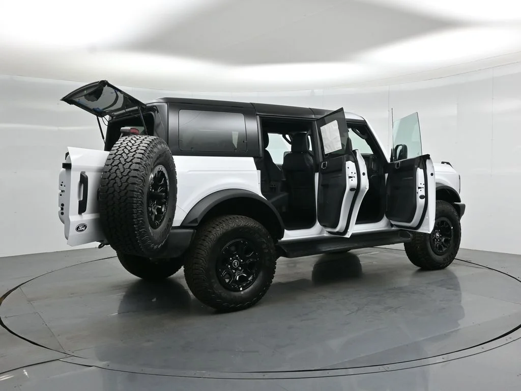 New 2026 Oxford White Ford Outer Banks image 5
