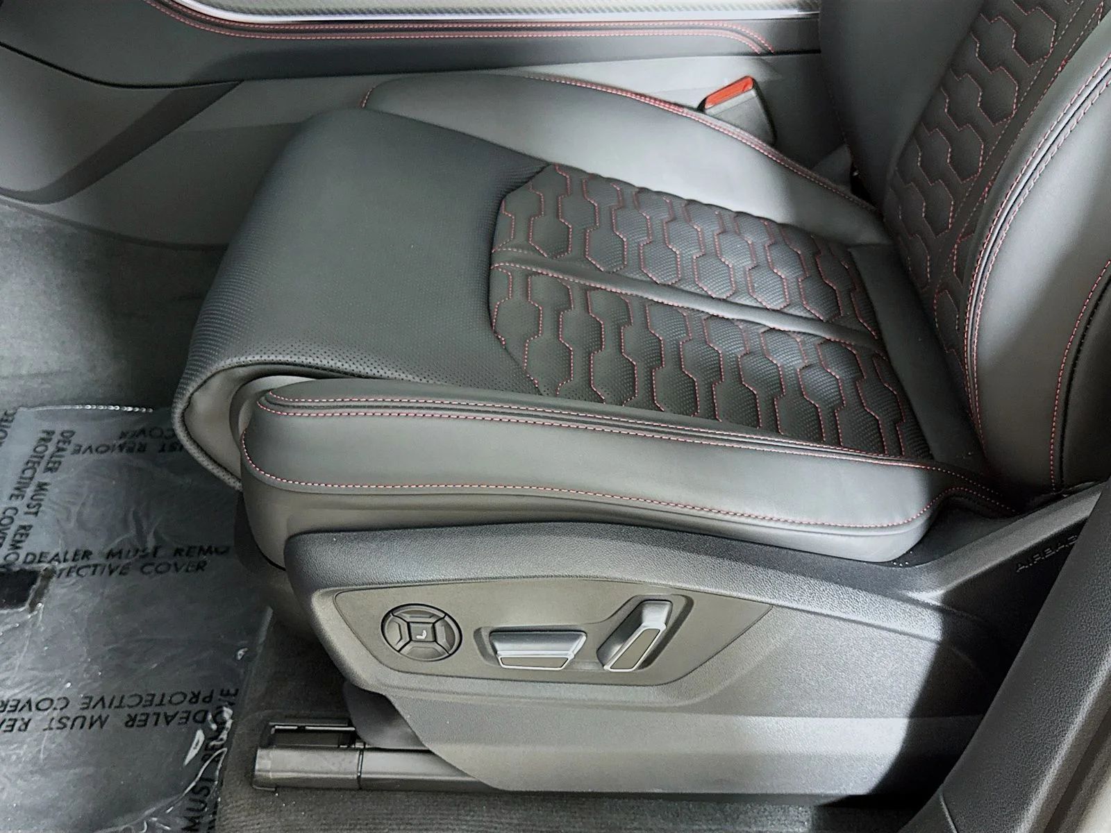 New 2025 Red Audi 4.0T image 20