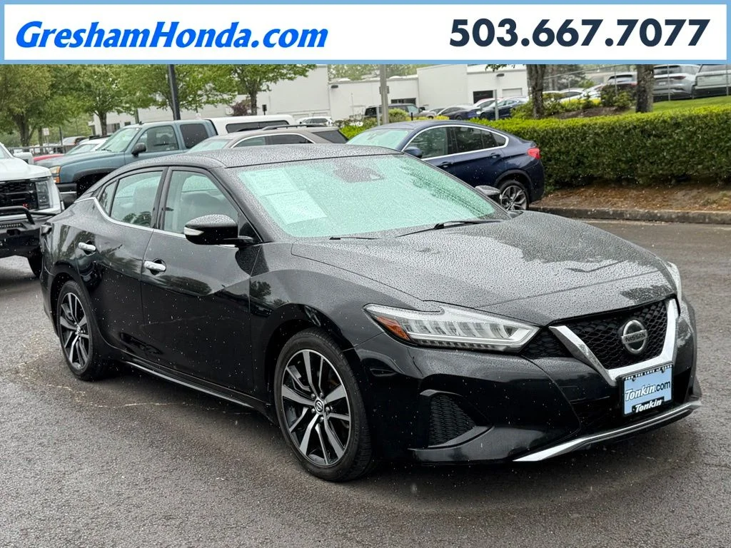 2021 Nissan Maxima SV's photo