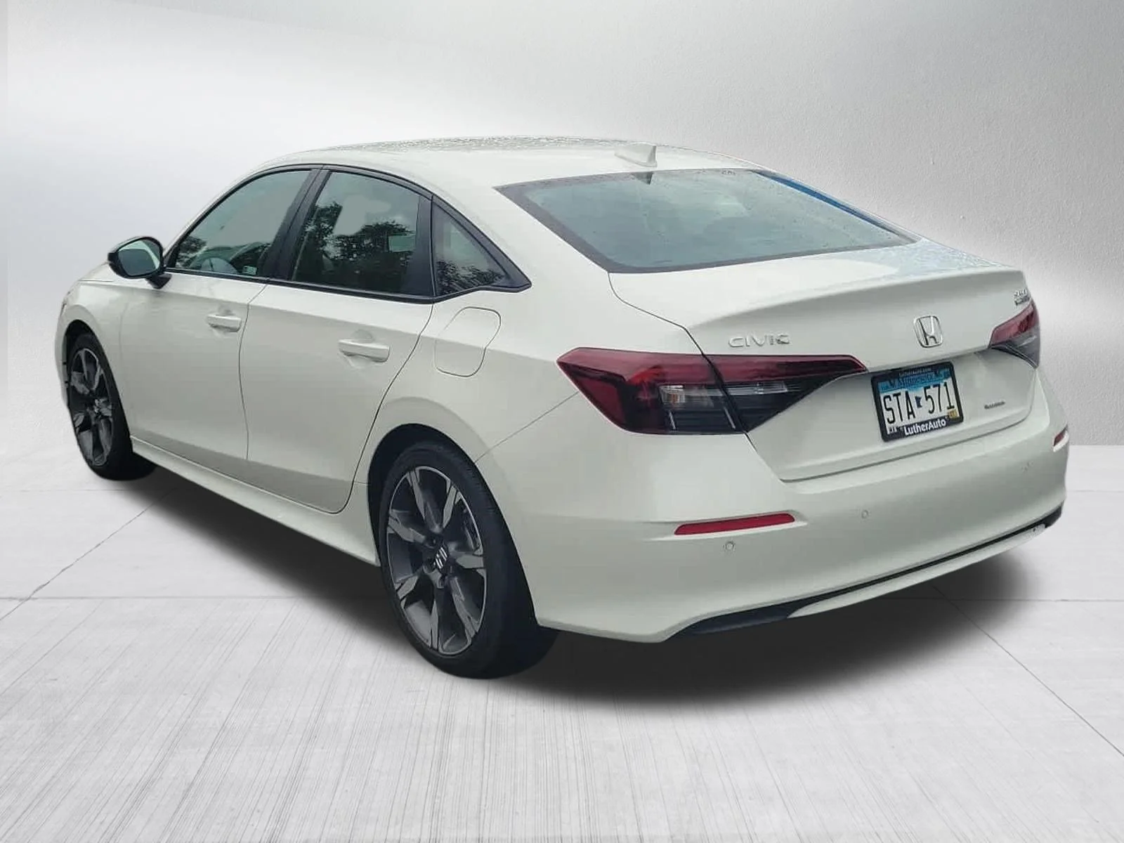 Certified Used 2025 Platinum White Pearl Honda Sport Touring image 7