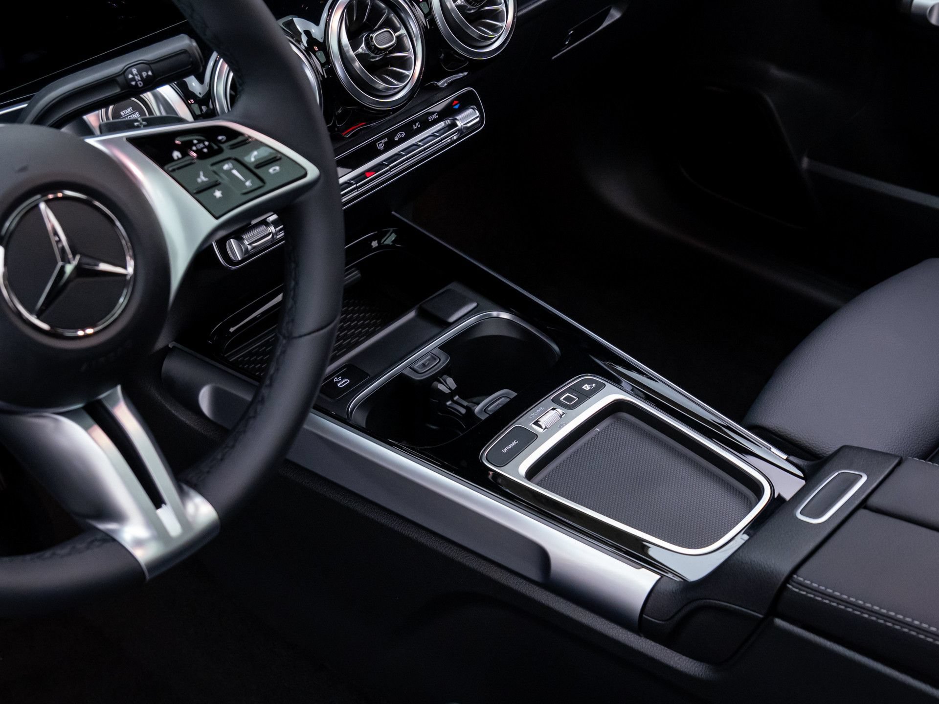 New 2026 Mountain Grey Metallic Mercedes-Benz GLB 250 image 54