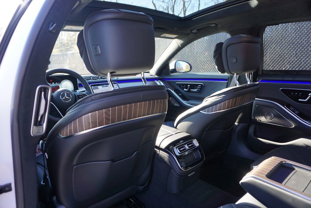 New 2026 MANUFAKTUR Moonlight White Magno Mercedes-Benz S 580 image 33