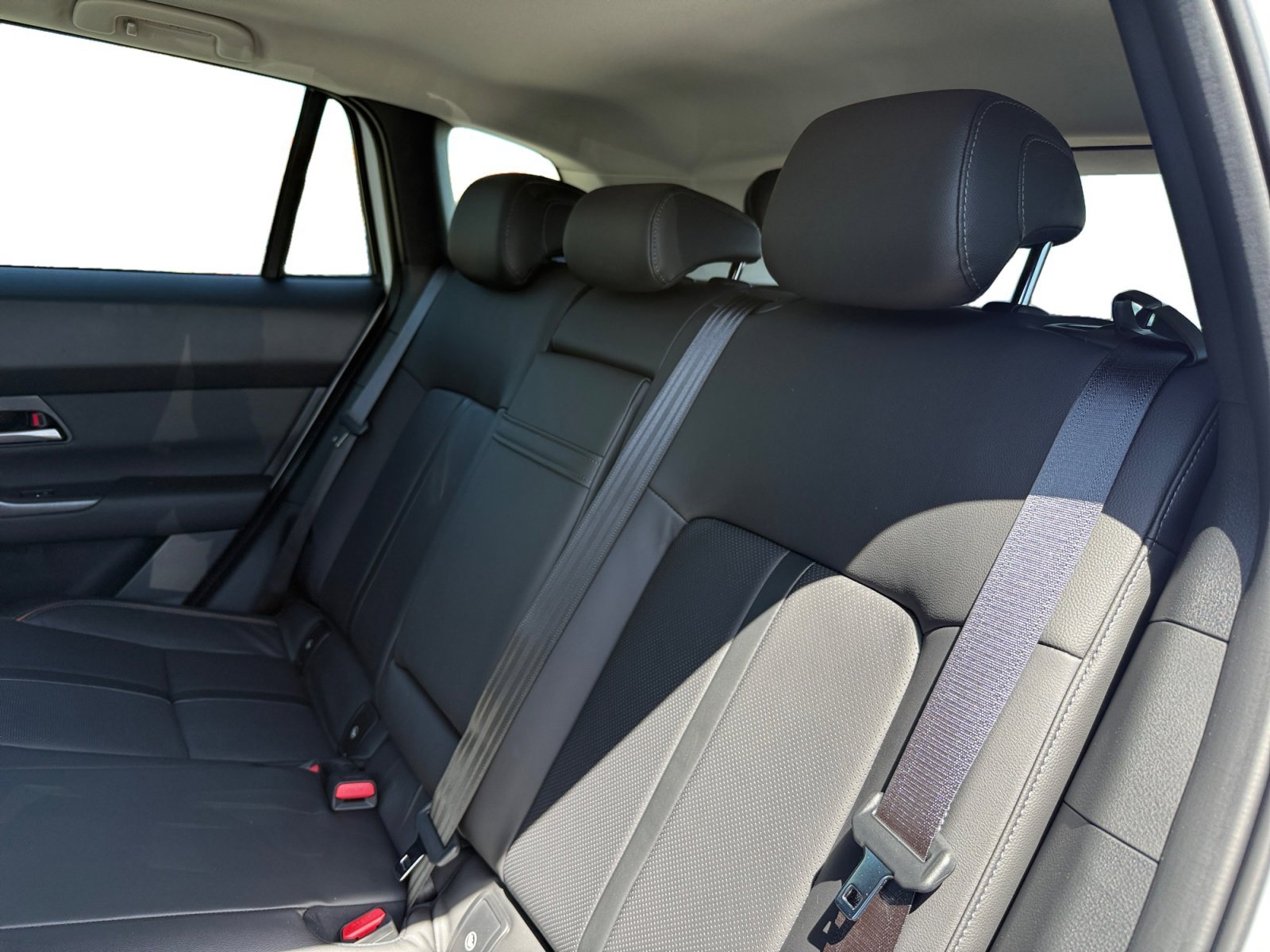 New 2026 Wind Chill Pearl Mazda Premium image 16