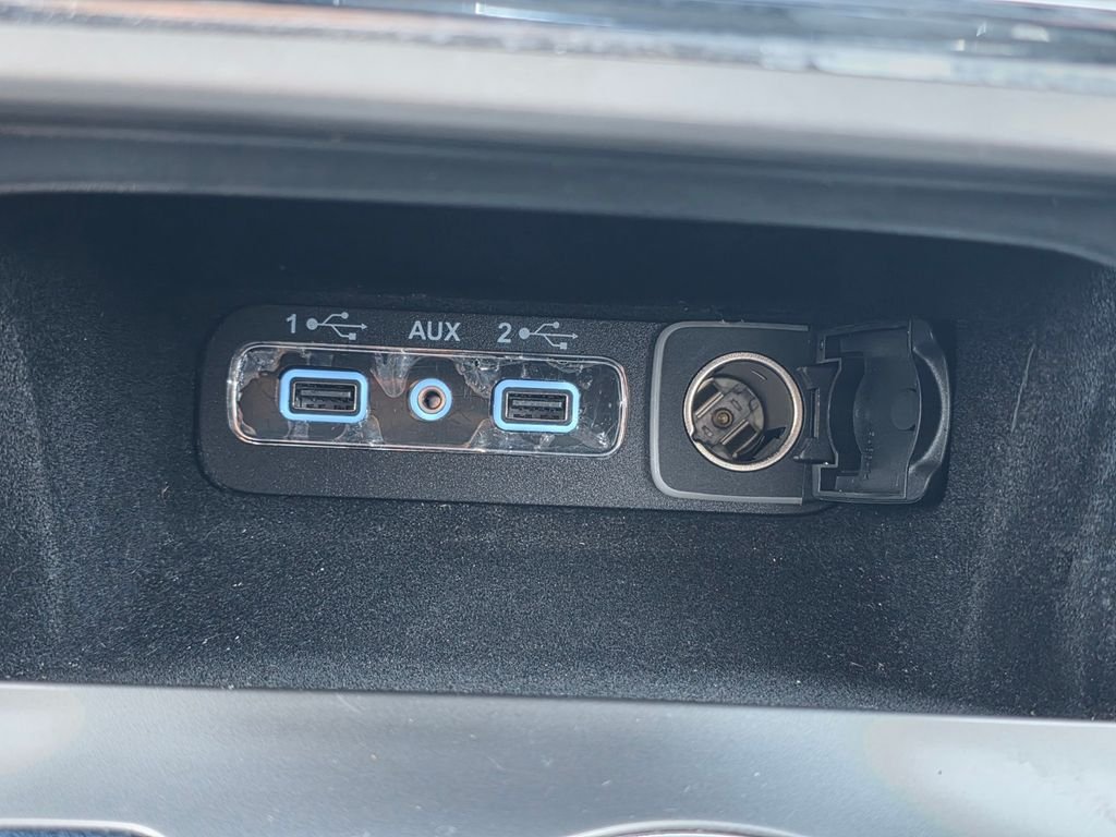 Certified Used 2020 Black Jeep Altitude image 27