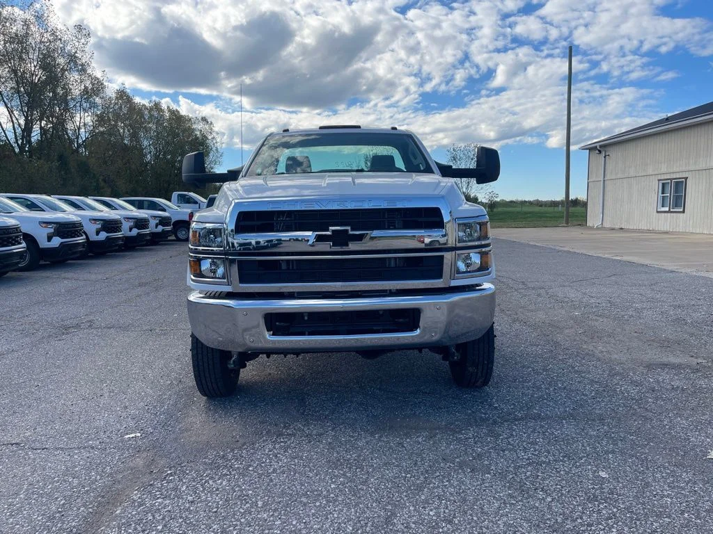 Used 2024  Chevrolet  image 9