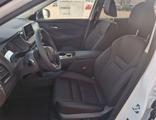 Used 2026 White Nissan Dark Armor image 10
