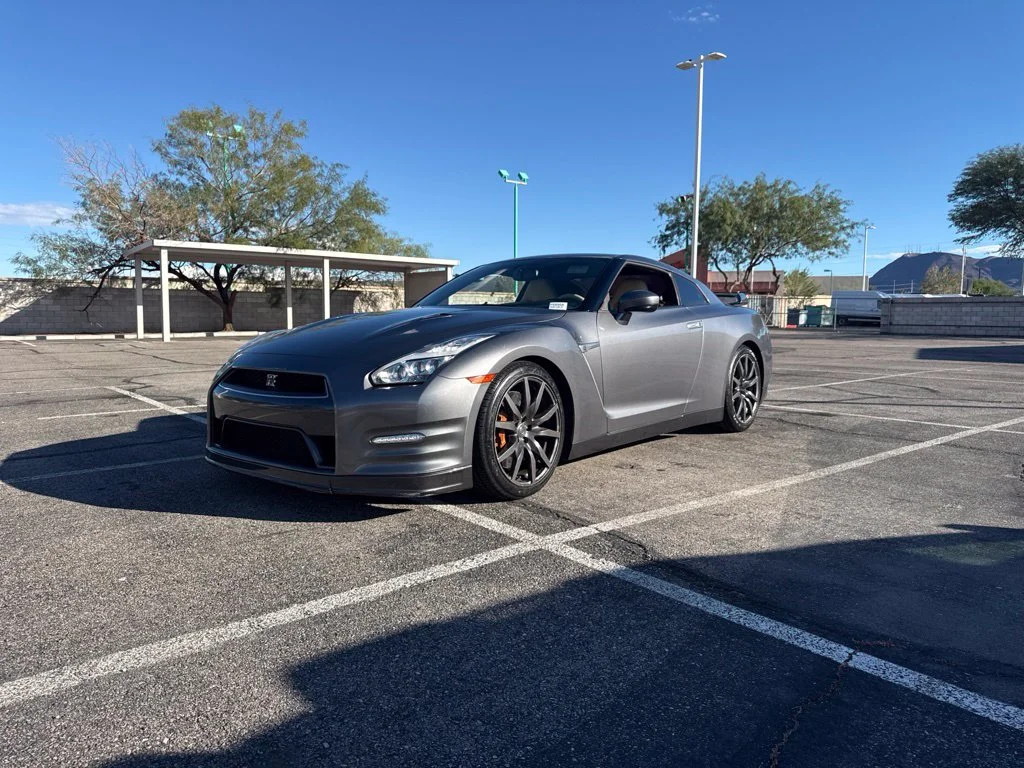 Used 2015 Gray Nissan Premium image 1