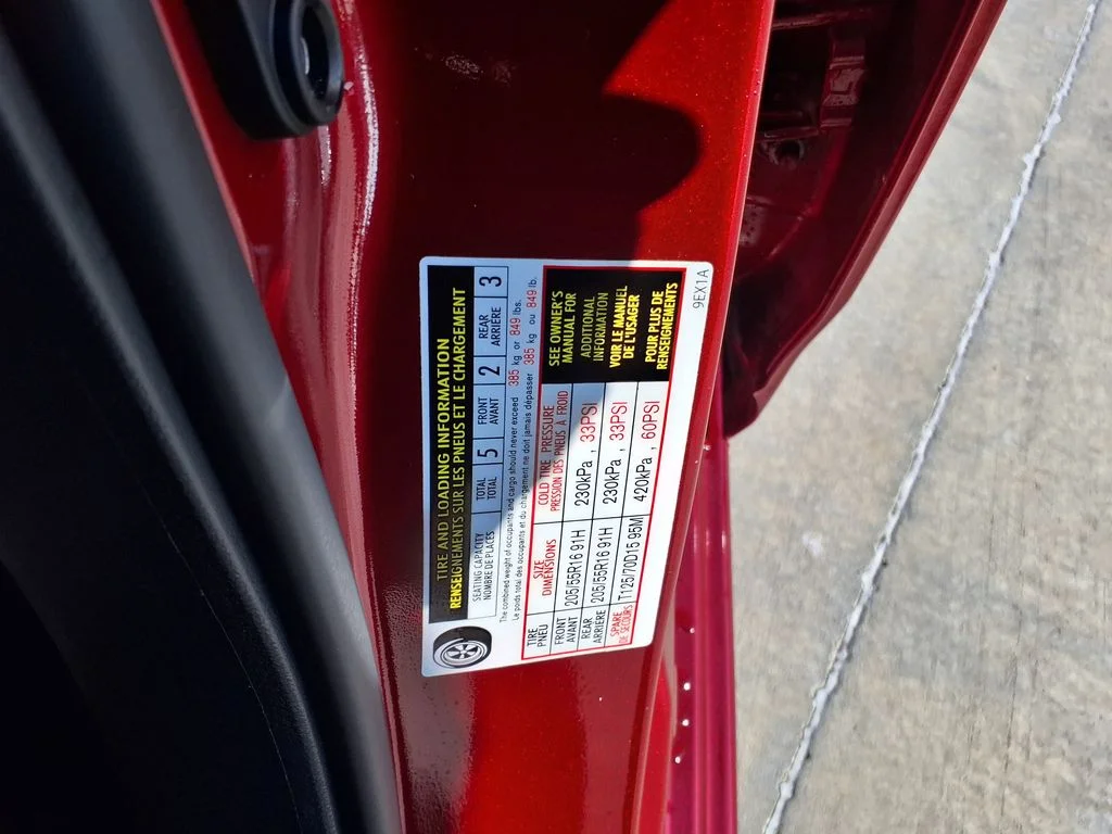 Used 2025 Red Nissan 1.6 SV image 37