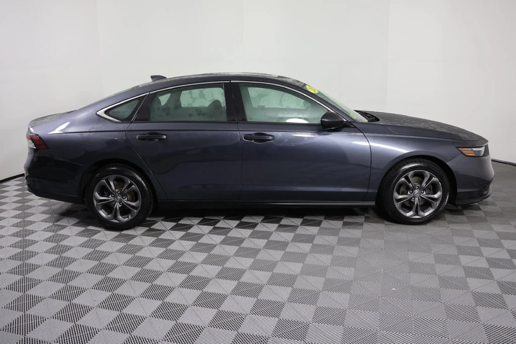 Used 2023 Meteorite Gray Metallic Honda EX image 9