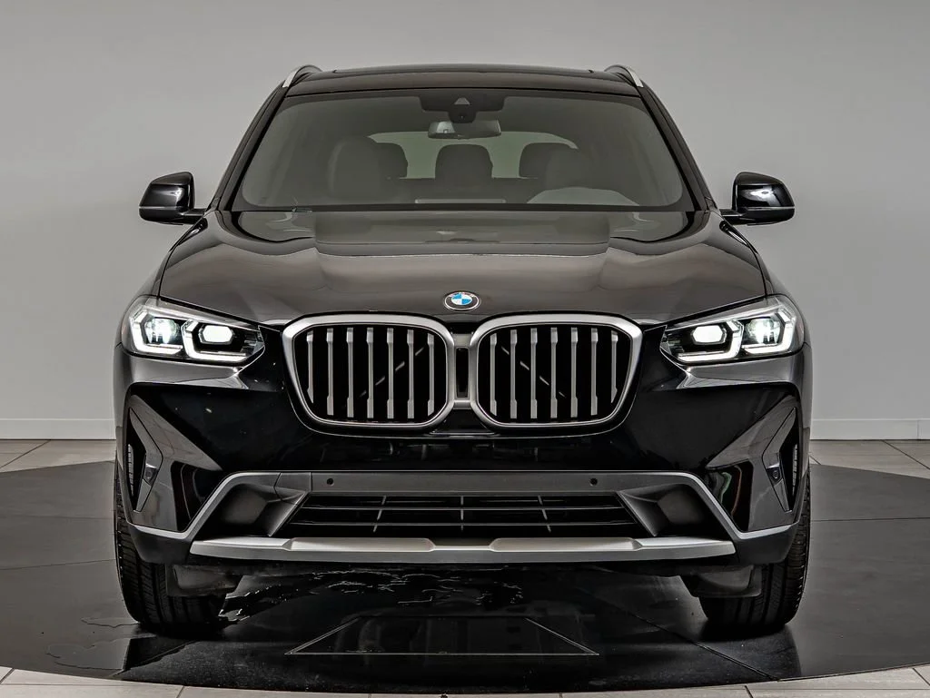 Used 2024 Jet Black BMW xDrive30i image 2