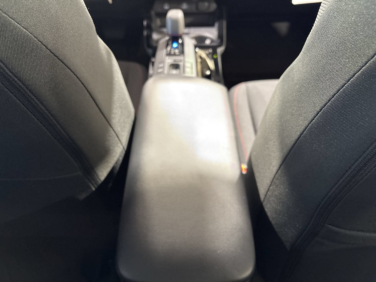 2026 Toyota Prius Plug-in Hybrid SE - Photo 22